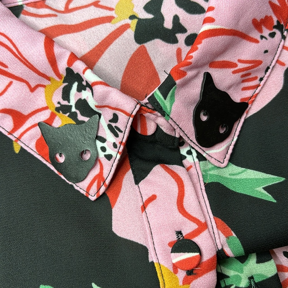 Cat collar pins
